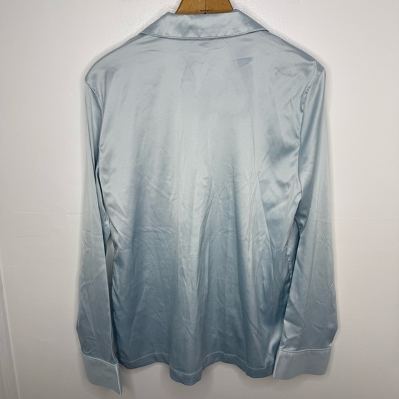 SKIMS Frost Light Blue Skims Hotel Shine Sleep Top - Picture 6 of 6